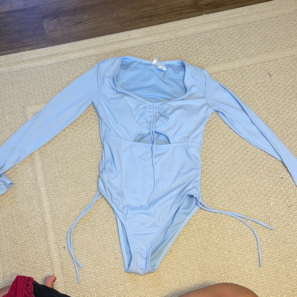Celebrity Pink Swim l/s light blue - Picture 2 of 5